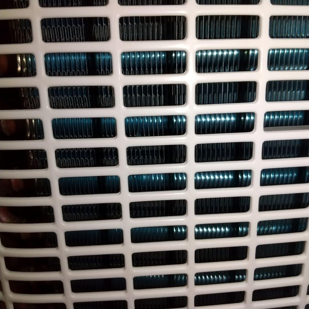 コンプレッサー式クリーニング済みなので届けばそのまま使えるシャープ衣類乾燥除湿機