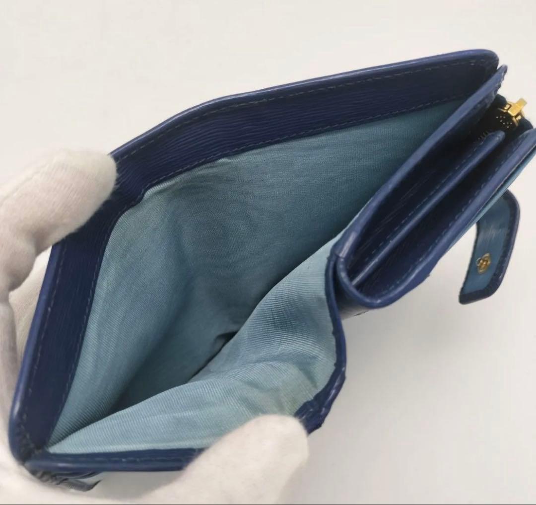 超美品　PRADA サフィアーノレザー　二つ折り財布 ブルーラウンドファスナー