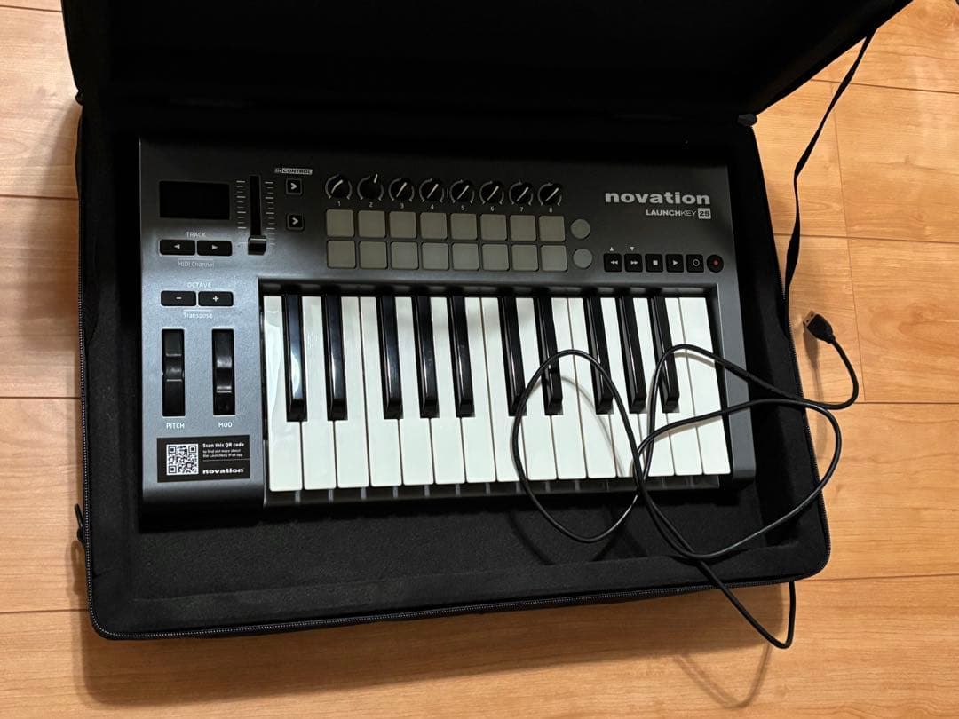 Novation Launchkey 25鍵 MIDIコントローラー