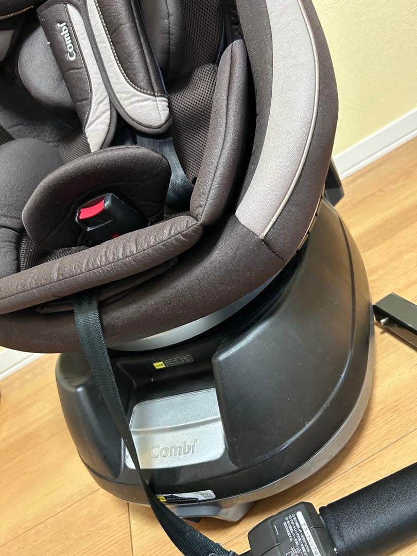 K*a様 COMBI チャイルドシート ネルーム エッグショック CB-UTC