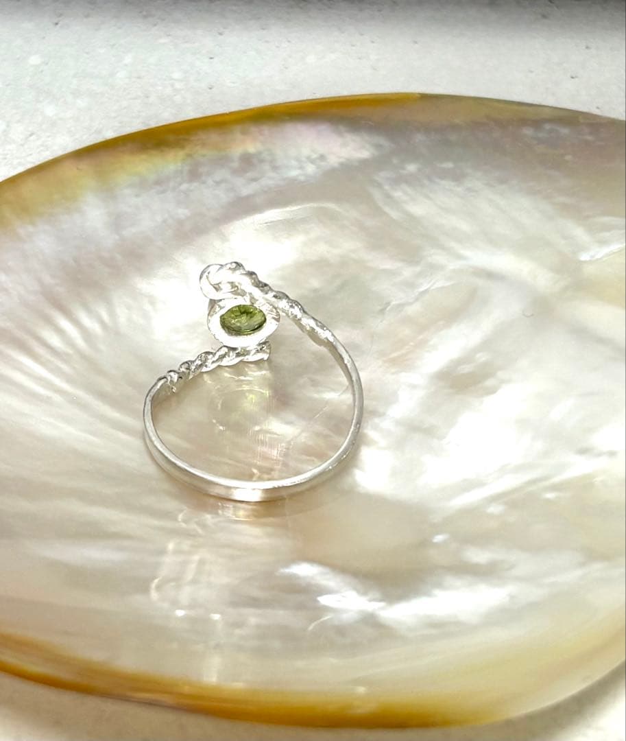 スフェーンのリング