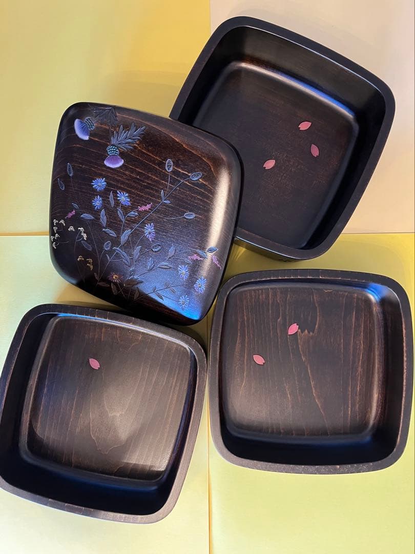 川添日記　重箱　草木彫　漆器