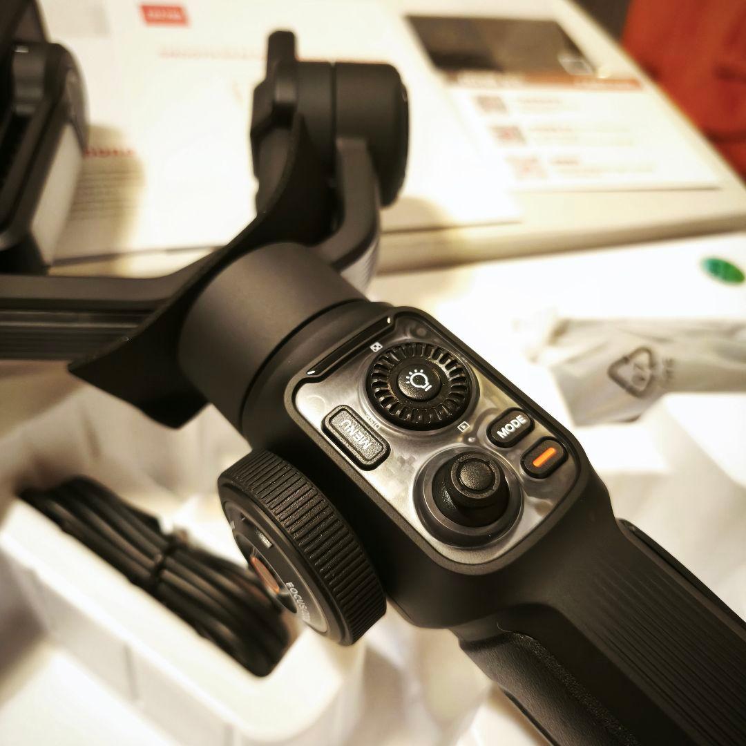 ZHIYUN Smooth 5Sスマートフォンジンバルスタビライザー