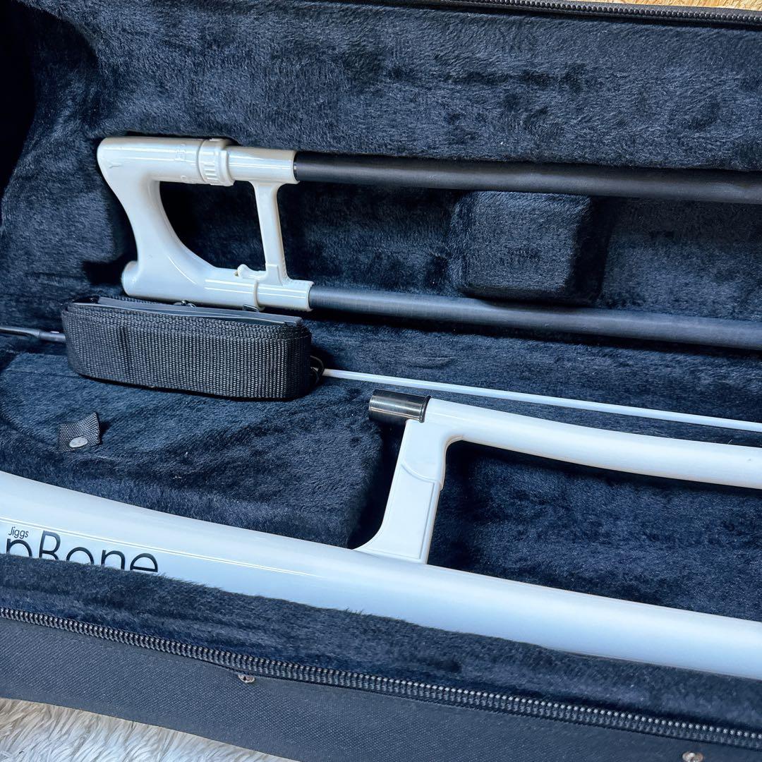Jiggs pBone ホワイトトロンボーン プラスチック製 セミハードケース付
