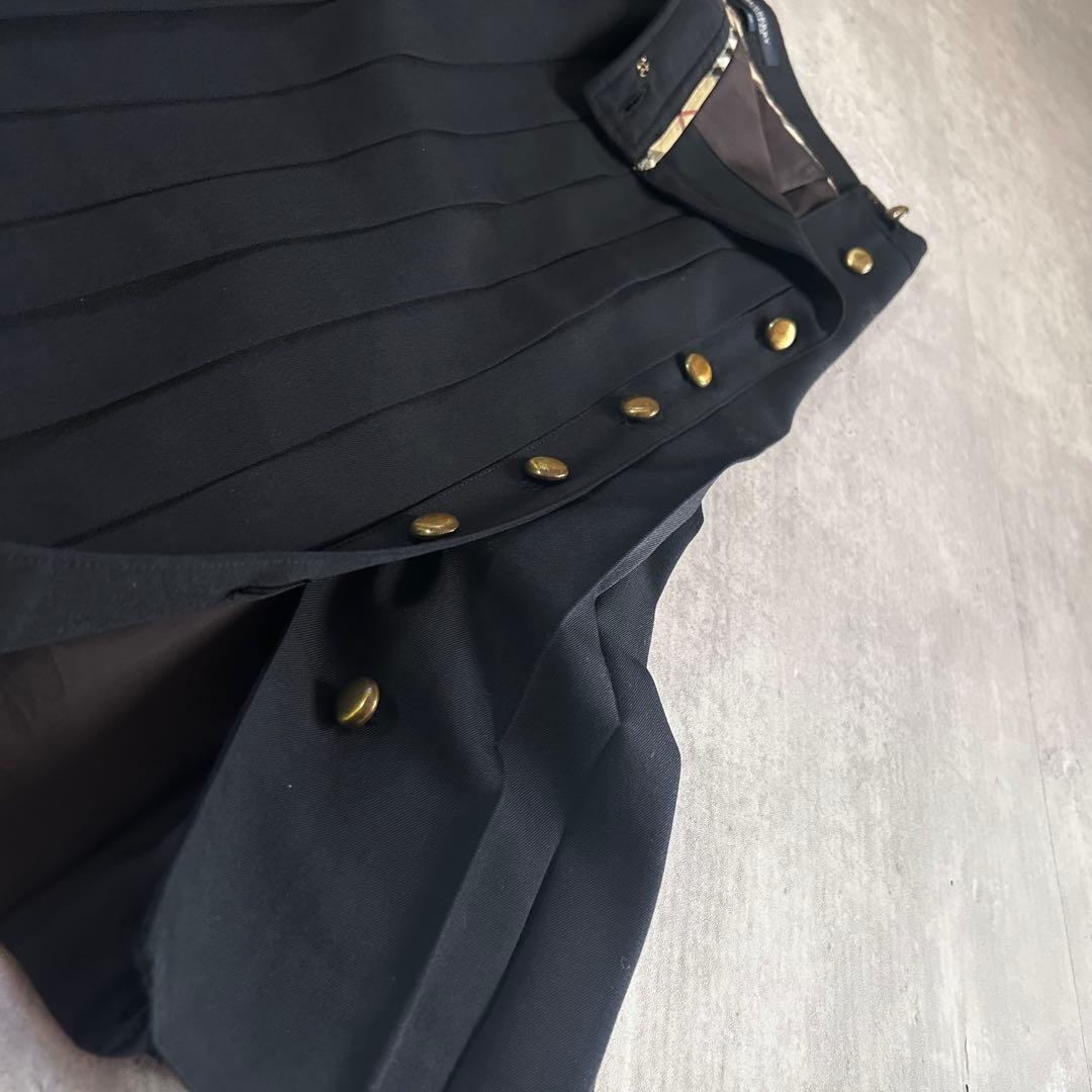 極美品 バーバリーロンドン ノバチェック プリーツスカート フレア 濃紺 金具