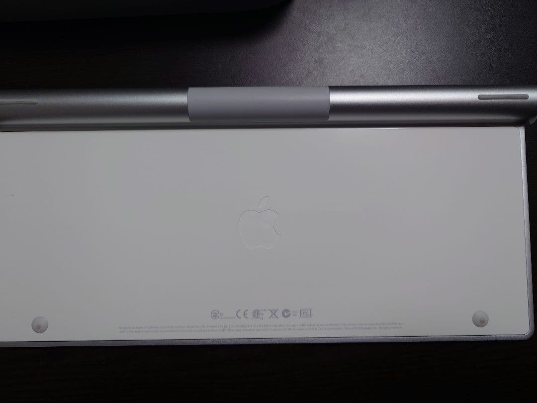 Mac mini Server (Mid 2011)と純正キーボード