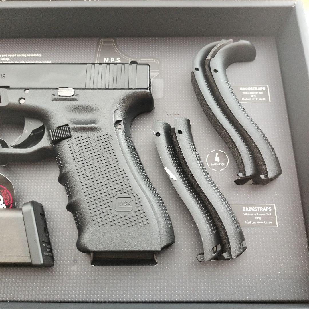 GLOCK 17 Gen.4 ガスブローバック 予備マガジン4本付
