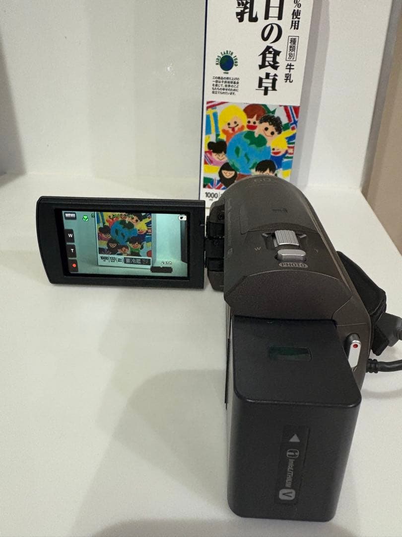 Sony HDR-CX680 ビデオカメラ 本体と三脚