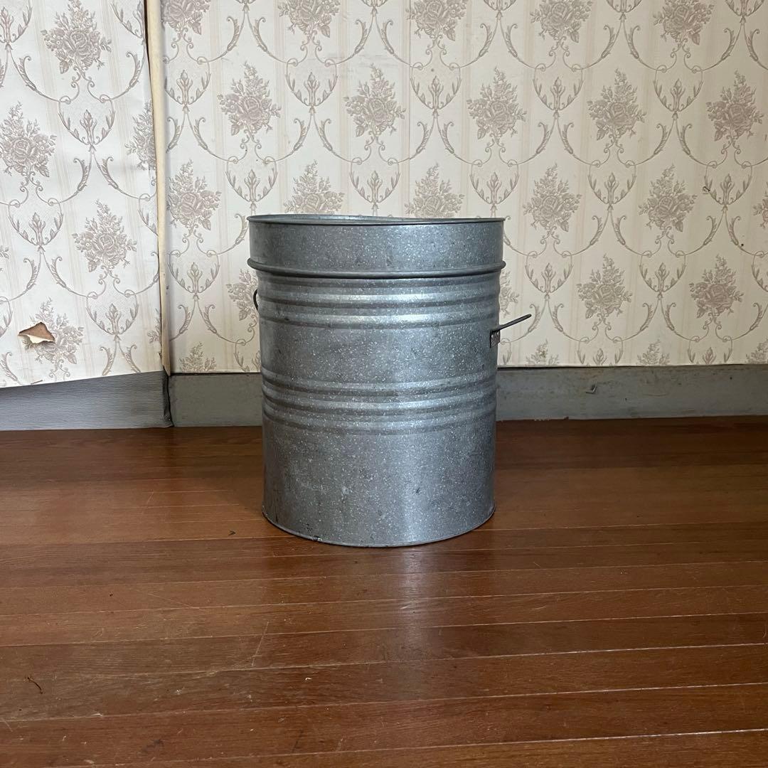 【アンティーク】蓋付き 持ち手付 ブリキ缶 バケツ ダストボックス 古道具