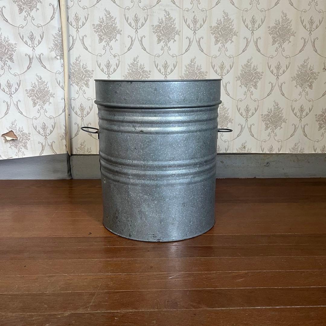 【アンティーク】蓋付き 持ち手付 ブリキ缶 バケツ ダストボックス 古道具