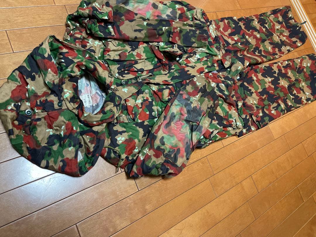 実物　スイス軍　ミリタリー ジャケット　パンツ　上下セット　サバゲー