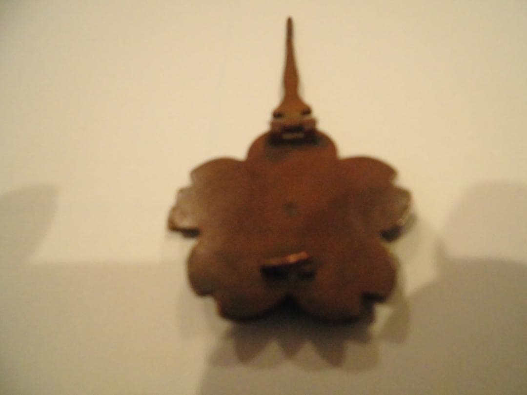 桜の花びらデザインのアンティーク装飾品　旧日本海軍　潜水艦徽章