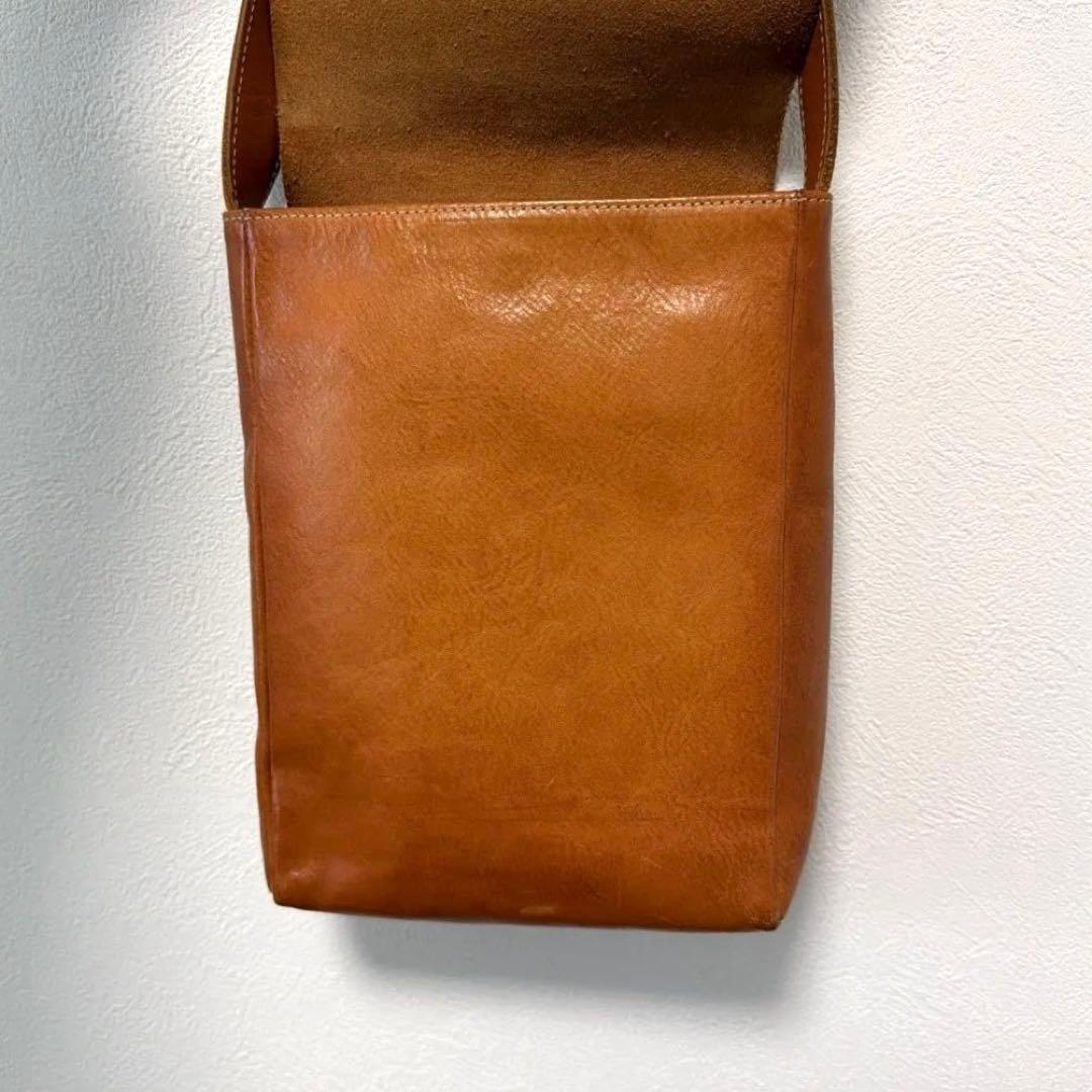 IL BISONTE スクエアレザーショルダーバッグ イタリア製