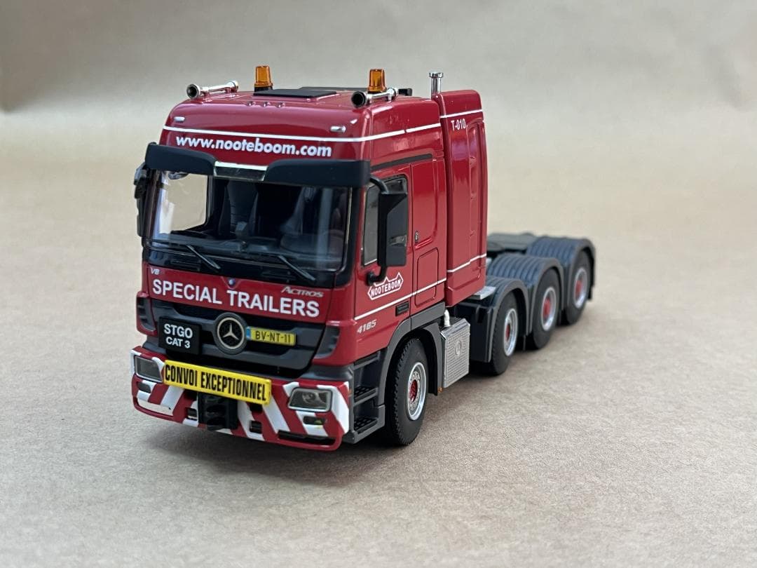 ミニカー WSI Nooteboom Mercedes Benz ActrosTitan