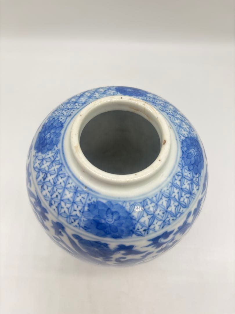 青白磁 花鳥模様 壺 高さ約15cm（清末年）