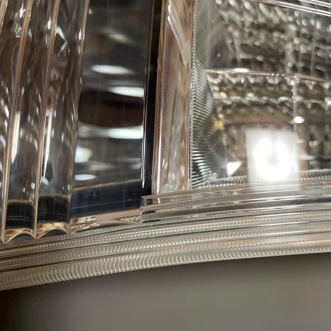 トヨタ純正プリウスα 左テールランプ　STANLEY47-46