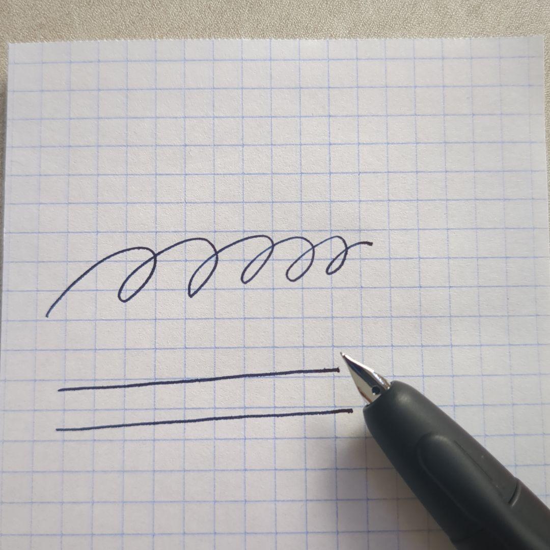 【ぽんず】PILOT　キャップレス　マットブラック　ノック式万年筆