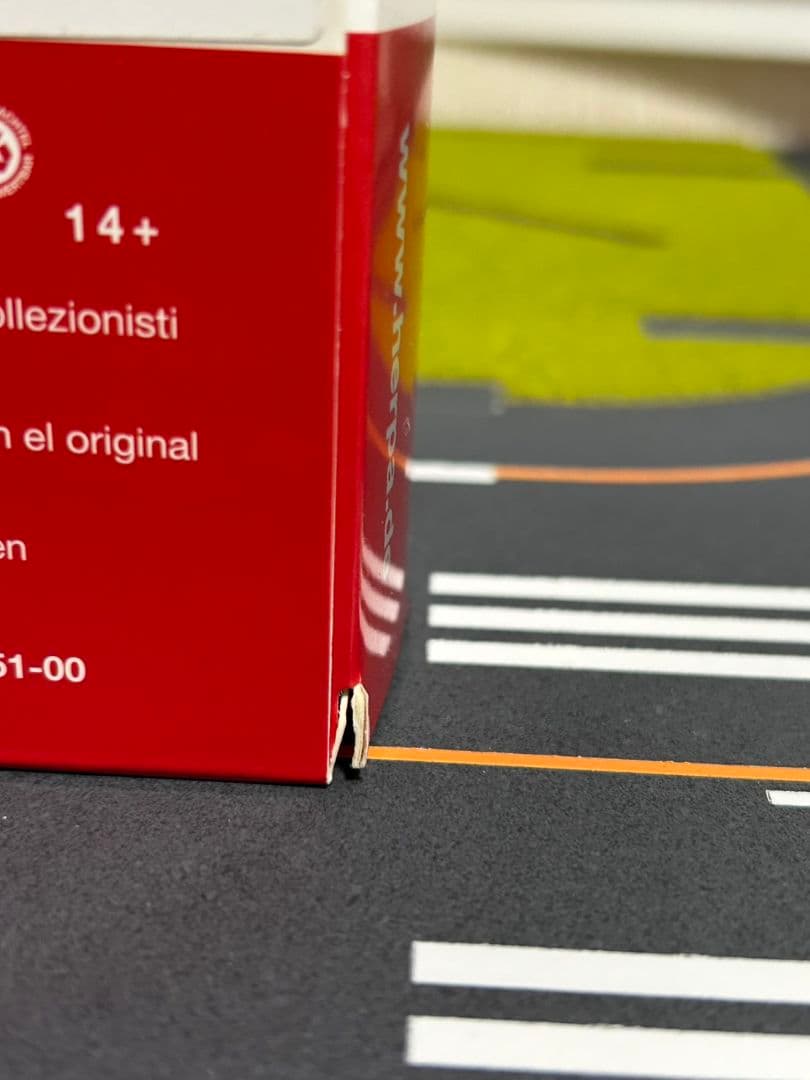 SWISS A220-300 特別塗装機 1/200　ヘルパ