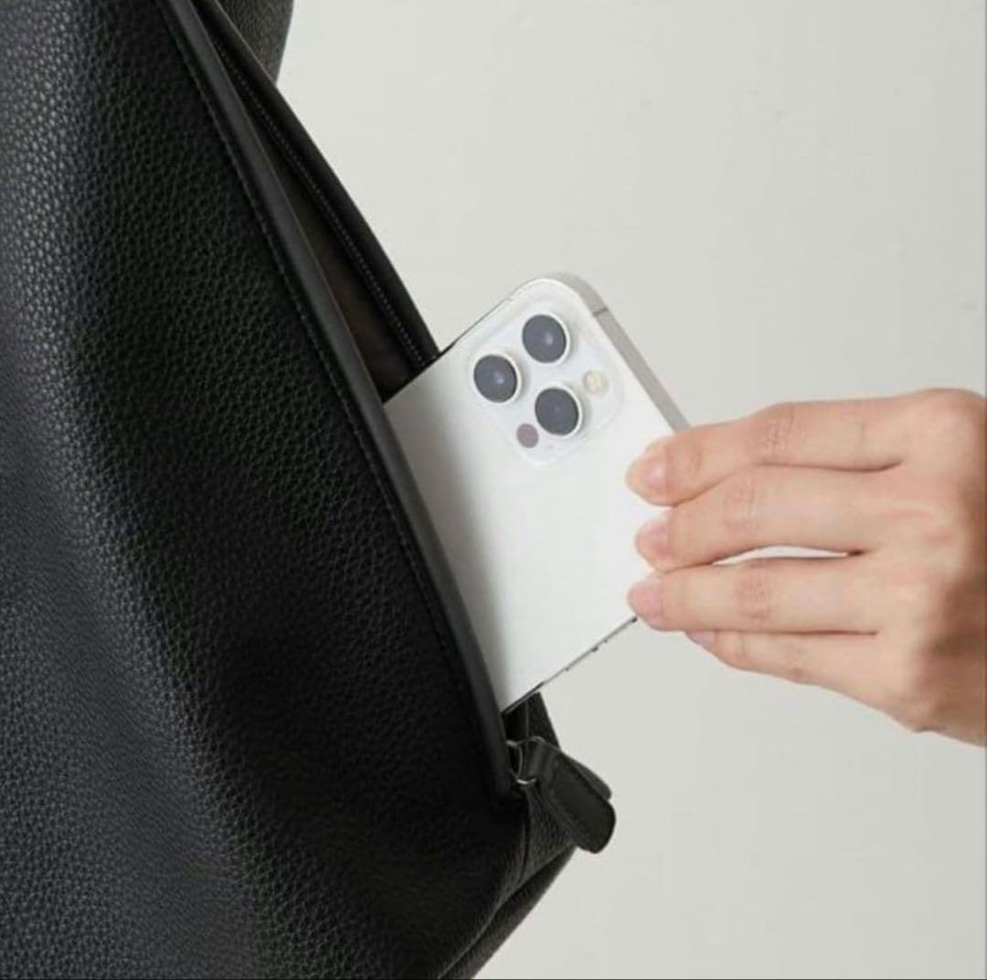 ear PAPILLONNER A4対応 樹脂パーツワンハンドルバッグ　ブラック