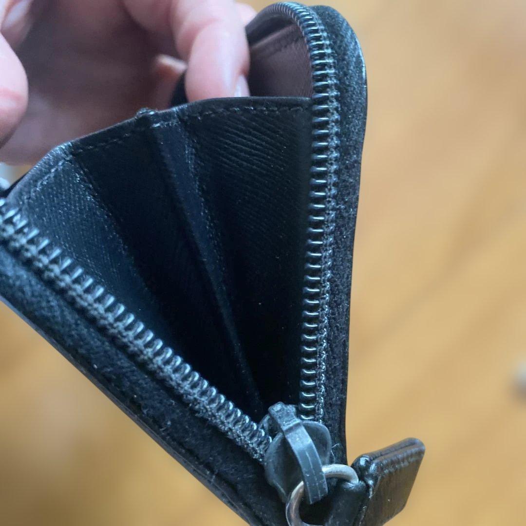 PRADA ブラック 二つ折り財布 ケース