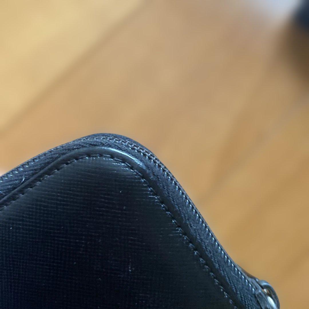PRADA ブラック 二つ折り財布 ケース