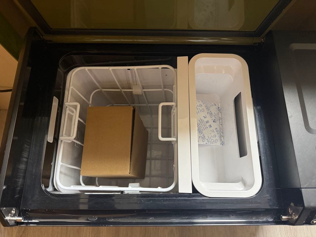 マキタ 18V 40Vmax 充電式保冷温庫 CW004G 4025