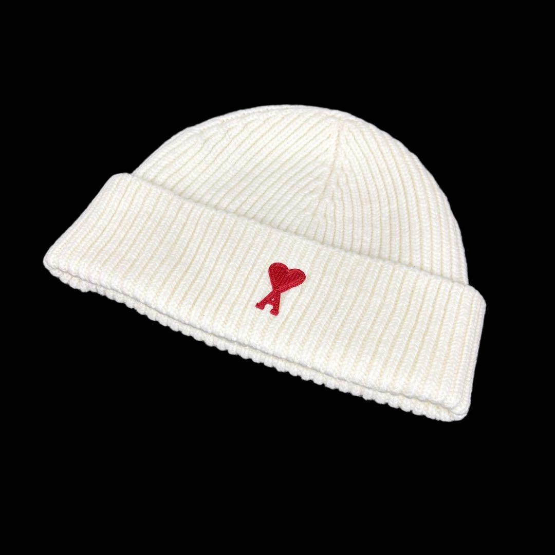 amiparis アミパリス　ビーニー　ニット帽　ホワイト　レッド　ワッペン