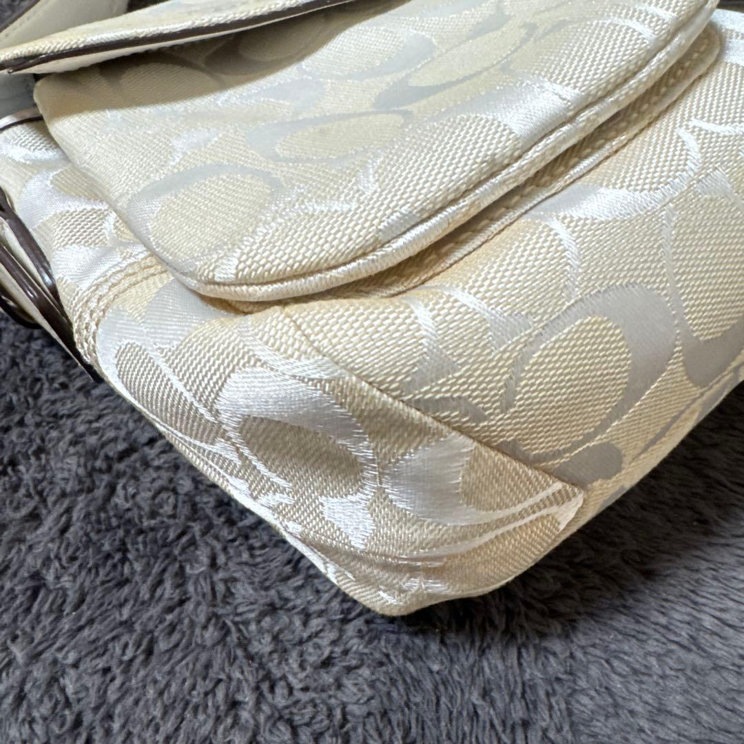 【美品】COACH ソーホー ミニシグネチャー フラップ ワンショルダーバッグ