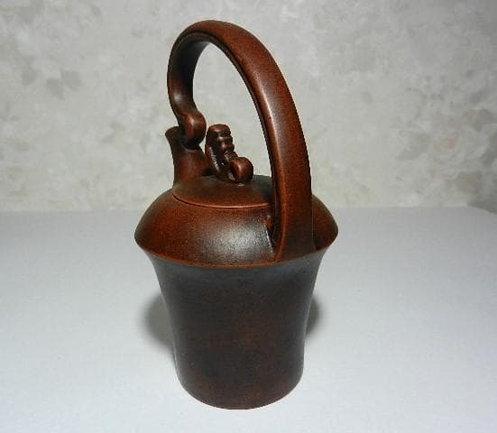 宜興紫砂茶壷（底款「施小馬製」）