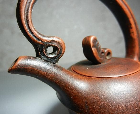 宜興紫砂茶壷（底款「施小馬製」）