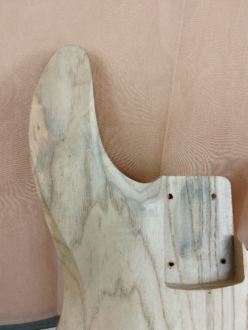 ② AKAI アカイ 赤井電機 エレキギター ボディ