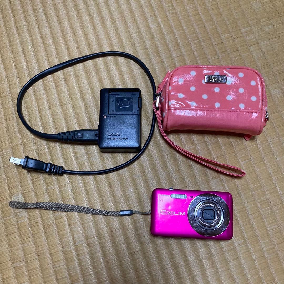 カシオEXILIM デジカメ　EX-Z800