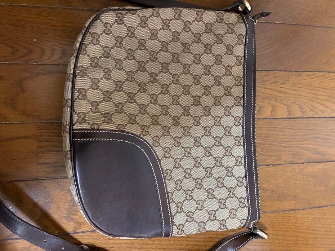GUCCI GGキャンバス ショルダーバッグ　正規品　232967 520981