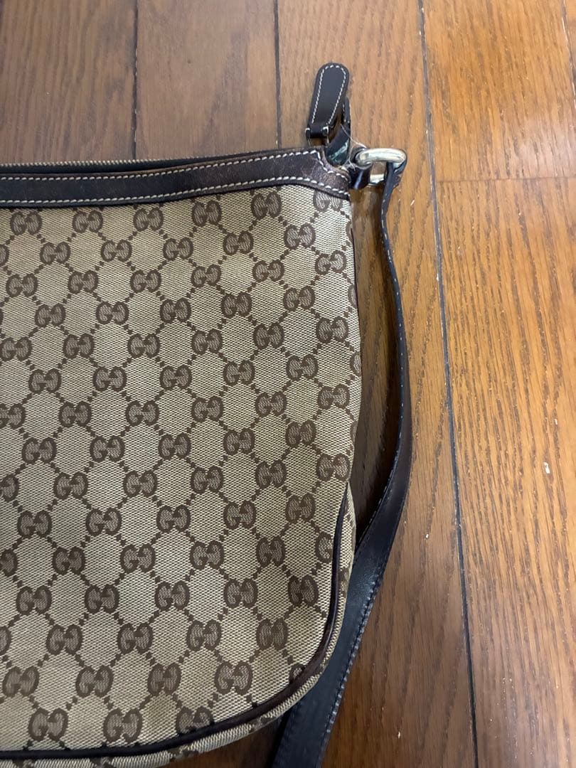 GUCCI GGキャンバス ショルダーバッグ　正規品　232967 520981
