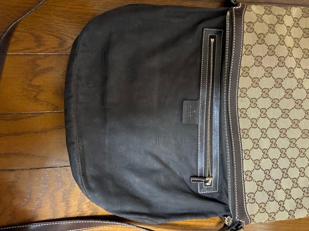 GUCCI GGキャンバス ショルダーバッグ　正規品　232967 520981