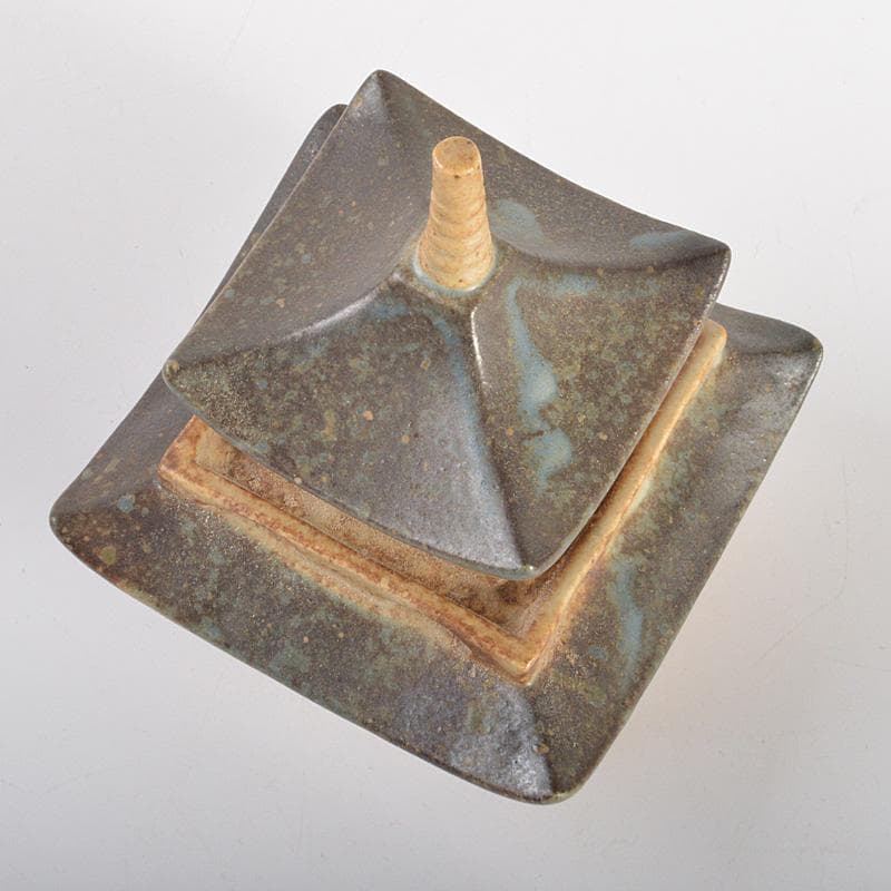 茶道具　陶磁器　二重の塔　塔香炉　在銘　共箱　C　6119