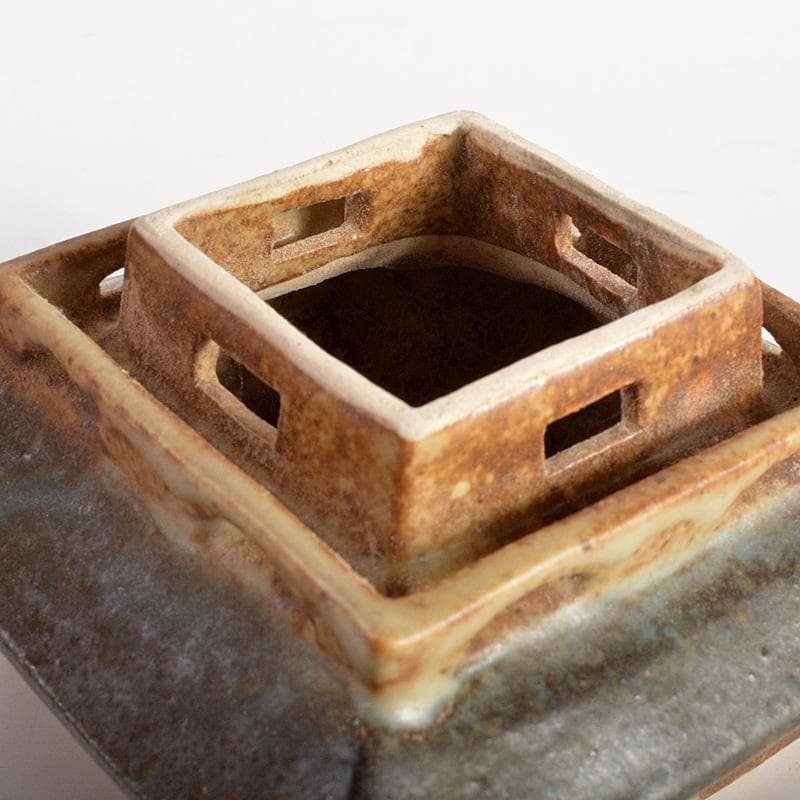 茶道具　陶磁器　二重の塔　塔香炉　在銘　共箱　C　6119