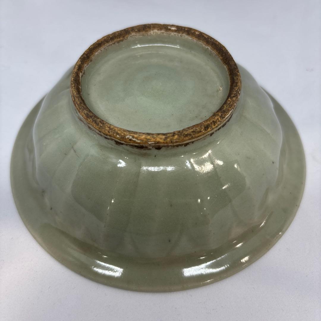 魚模様のグレー陶器皿