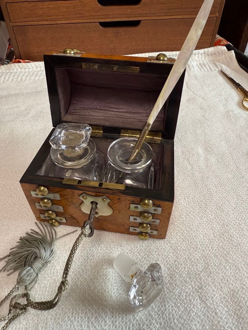 1850年代つけペンバコ、クリスタルインク瓶、螺鈿箱