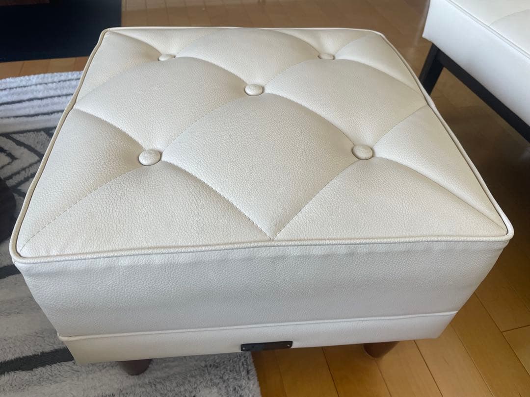 [カリモク60正規店購入]オットマン アイボリカラー