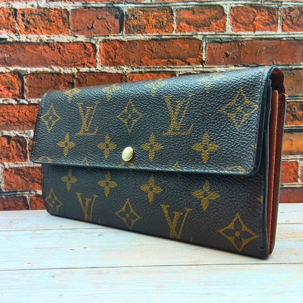 ルイヴィトン 長財布 モノグラム ポルトフォイユ サラ 二つ折り財布　0044