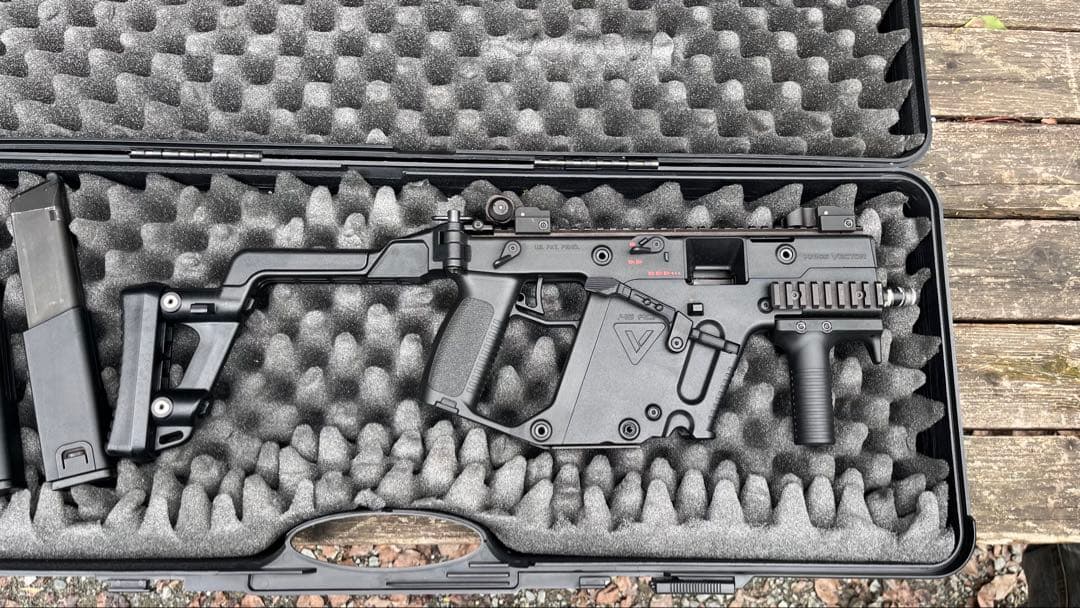 KSC KRISS VECTOR GBB 予備マガジン2本付き