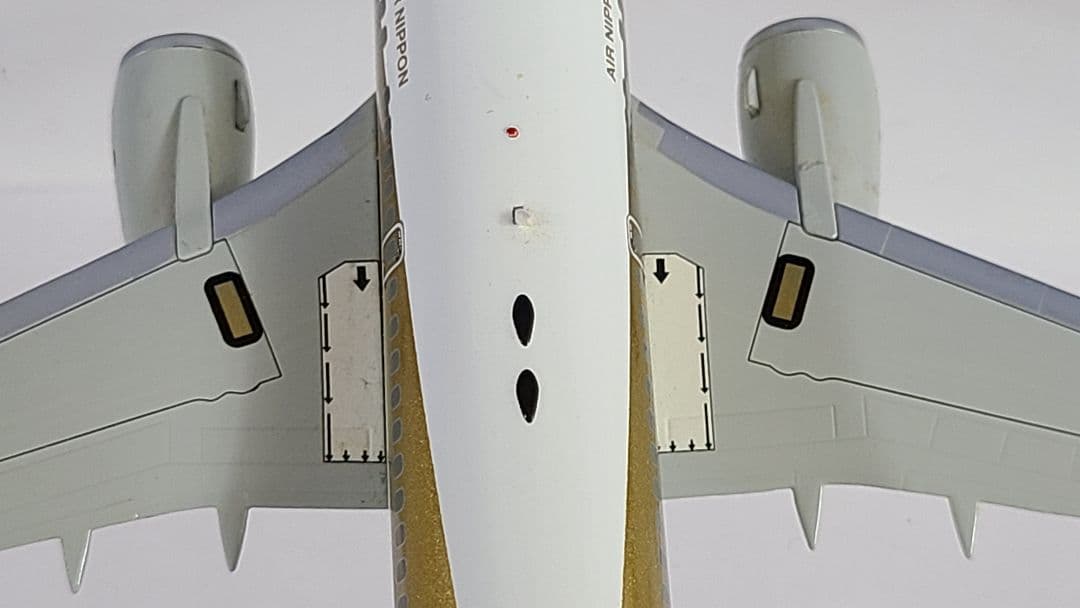 B737-700 ANA ゴールドジェット JA01AN