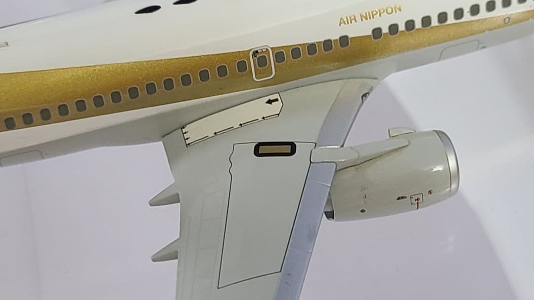 B737-700 ANA ゴールドジェット JA01AN