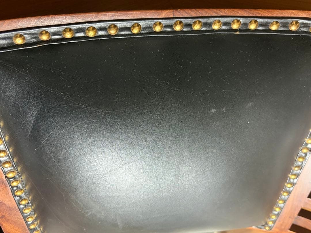 カルティニチェア 鋲打ち スツール レザー 革張 椅子　アジアン　猫足　猫脚