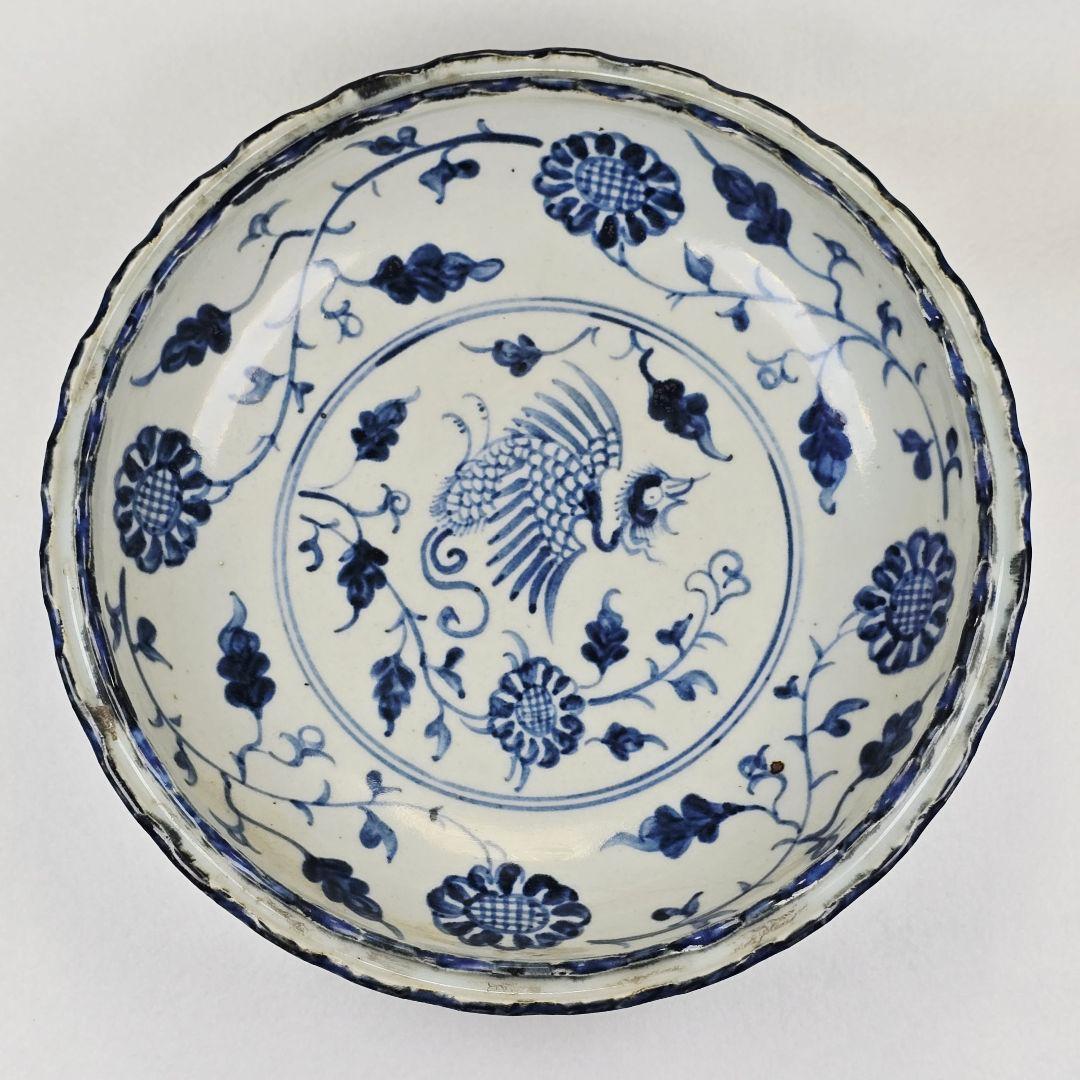 舶来古磁 青花染付 蘇麻離青釉 手絵 鳳紋花卉図 底海水紋 観賞皿 在銘