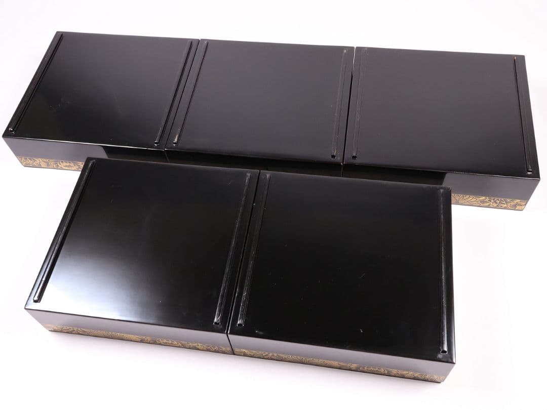 輪島塗 沈金 菊花 五段重箱 蓋2枚 黒塗 内朱塗 木製漆器 漆芸【MB56】