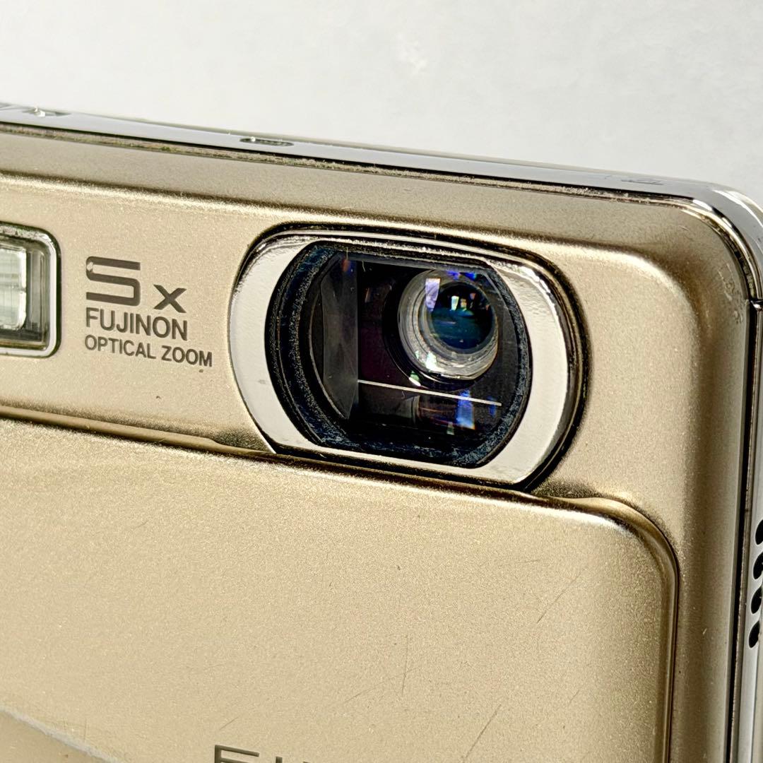 FUJIFILM「FinePix」Z800EXR