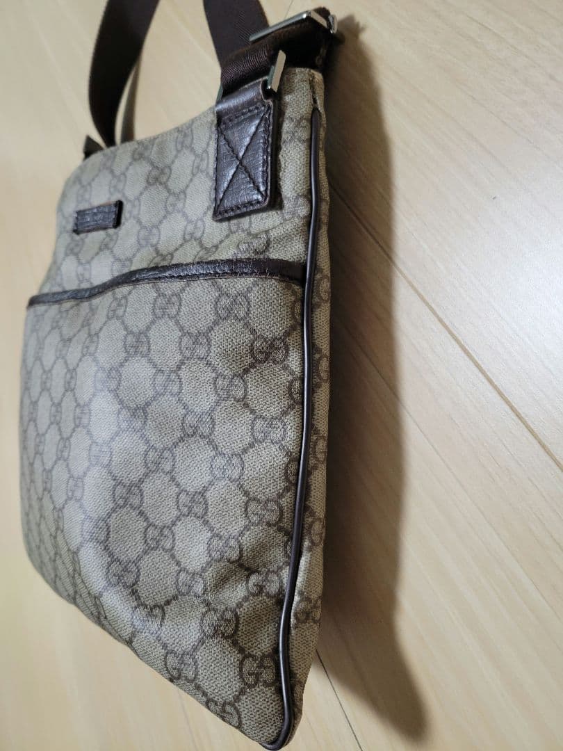 GUCCI グッチ ショルダーバッグ サコッシュ 斜め掛け GGスプリーム 茶系
