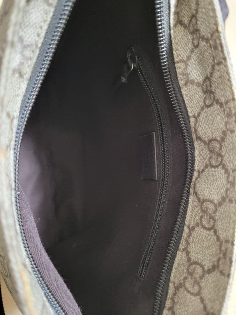 GUCCI グッチ ショルダーバッグ サコッシュ 斜め掛け GGスプリーム 茶系